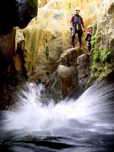 Canyoning Benahavis, Canyoining in marbella, Sima del Diablo Canyoning, Rio Verde Canyoning, Canyoning in Spain on the Costa del Sol